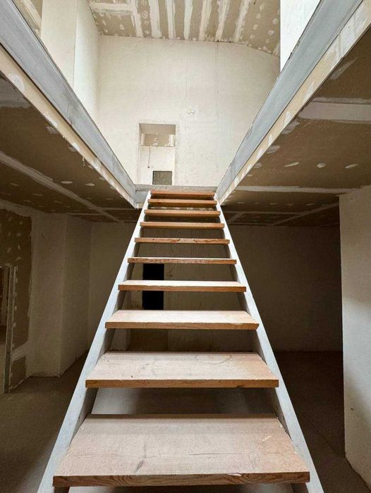 Продам дворівневий пентхаус з терасою у ЖК "Чайка"