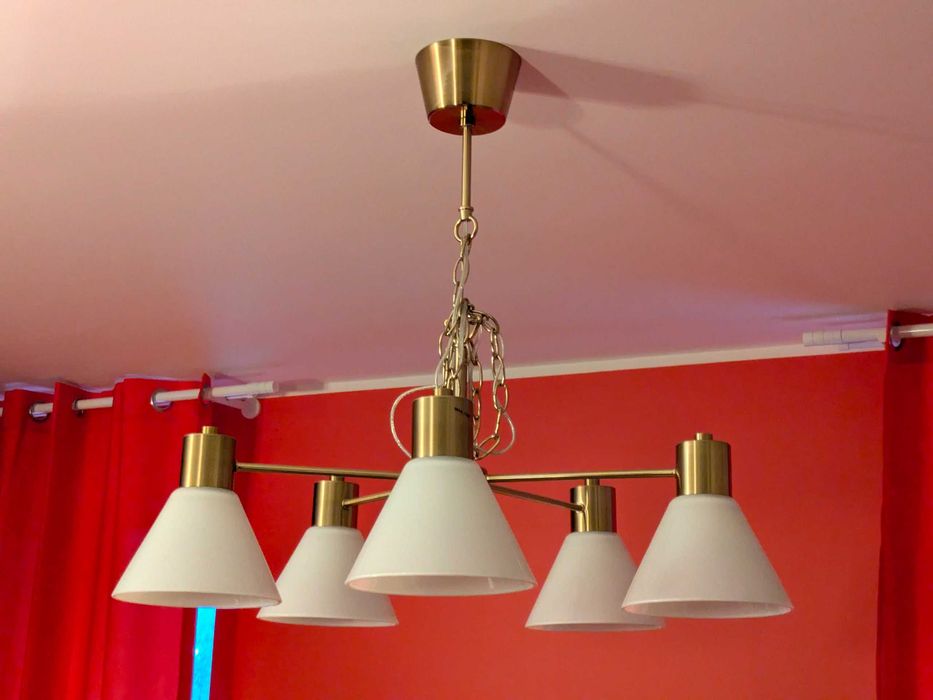 IKEA FLUGBO Żyrandol, kolor mosiądz/szkło,  100% sprawny, bez wad Nowy