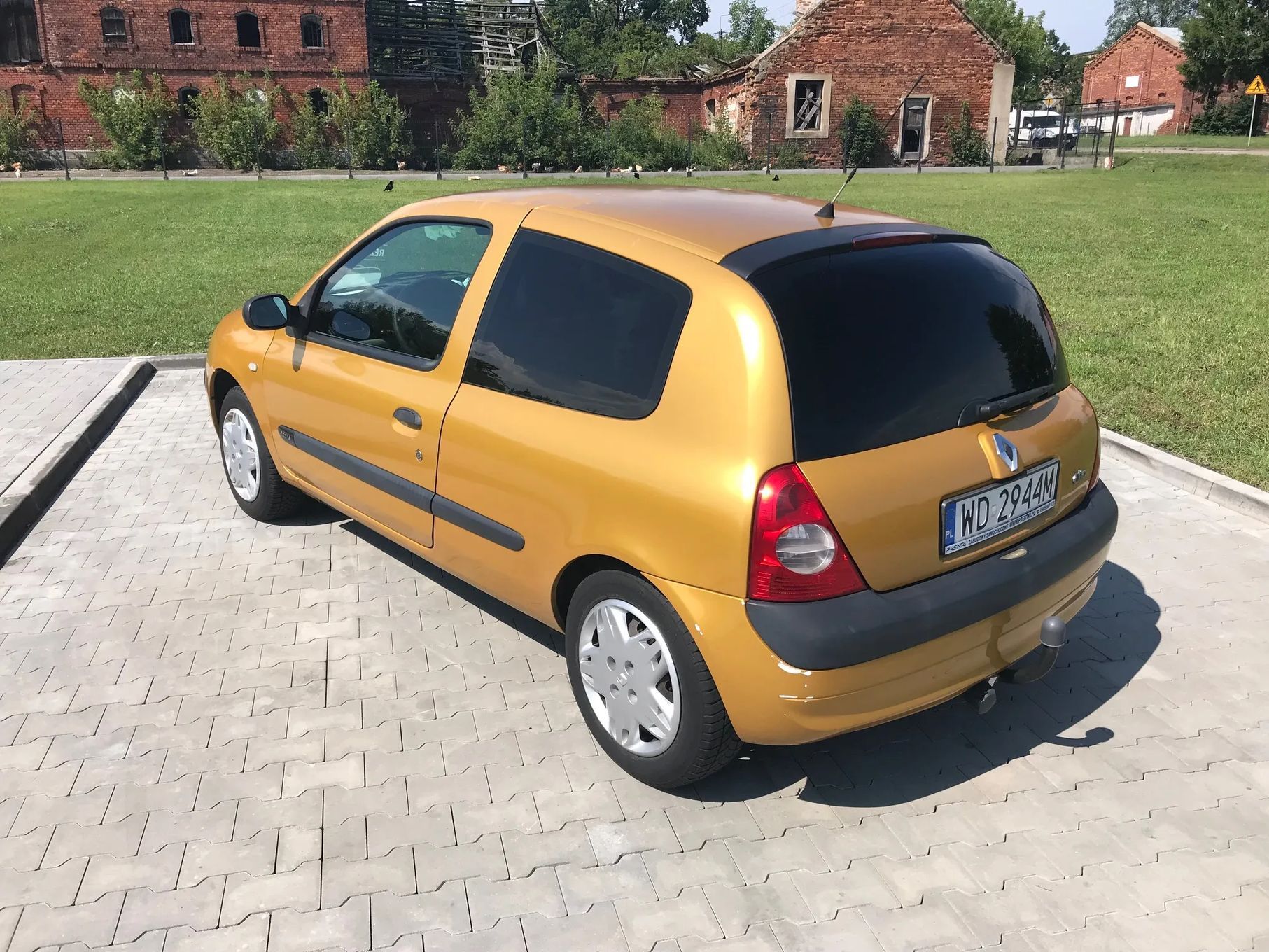 Renault Clio Renault Clio II "Złoty Szerszeń" idealne tzw. Pierwsze Auto