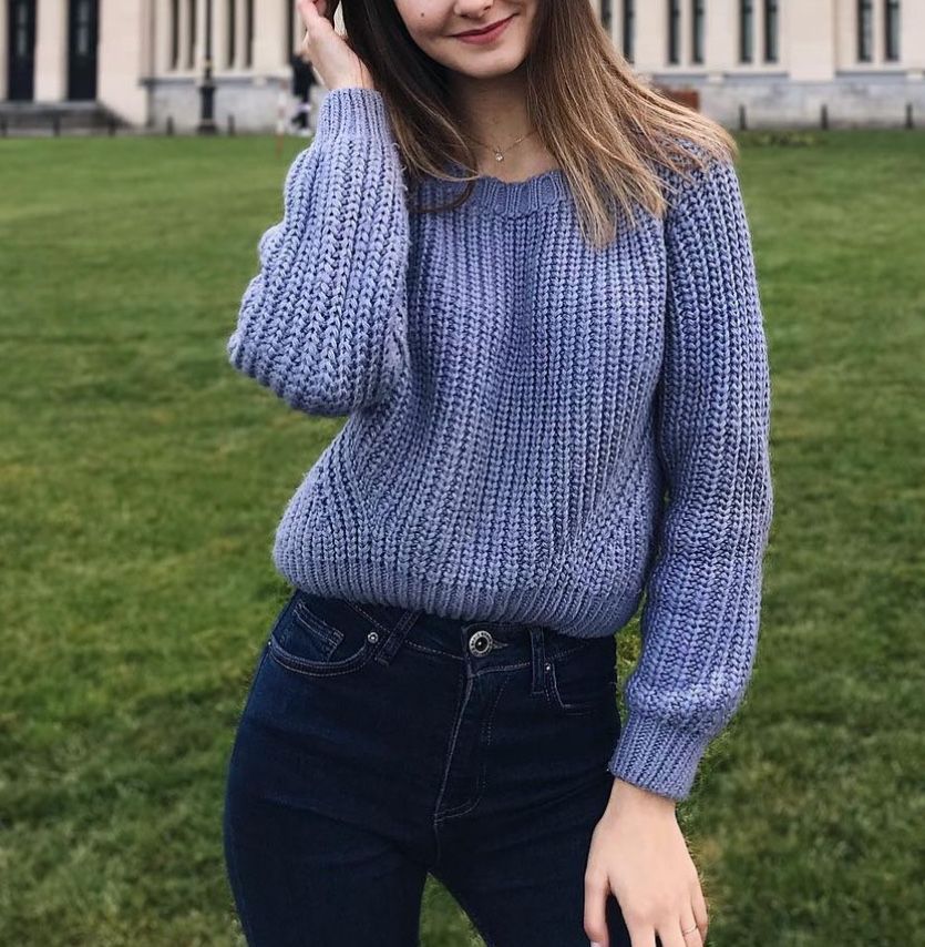 Блакитний теплий светр