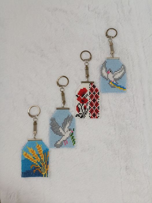 Вироби з бісеру, ціни від 120 грн.