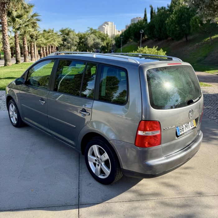 VW Touran 2.0 TDi DSG 7 Lugares Apenas 221 mil km