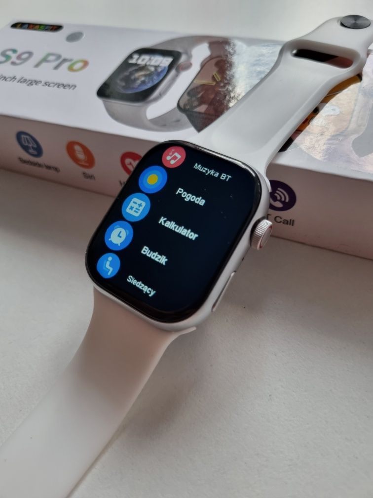 Smartwatch srebrny