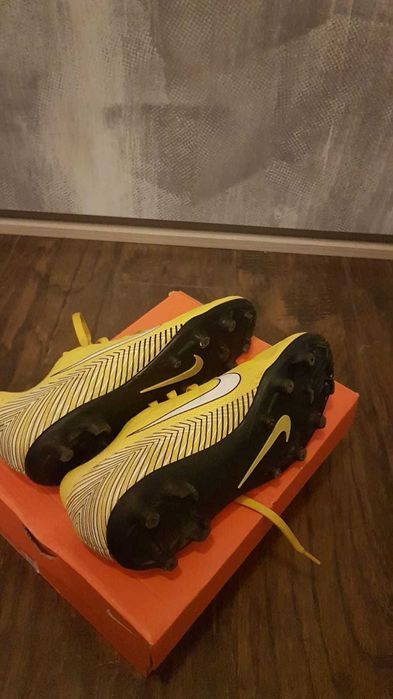 Buty Korki Piłkarski Nike Lanki 38