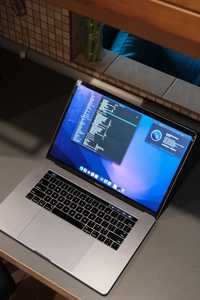 Macbook 15,4 PRO 16GB Radeon 1000g ssd fajny stan super cena