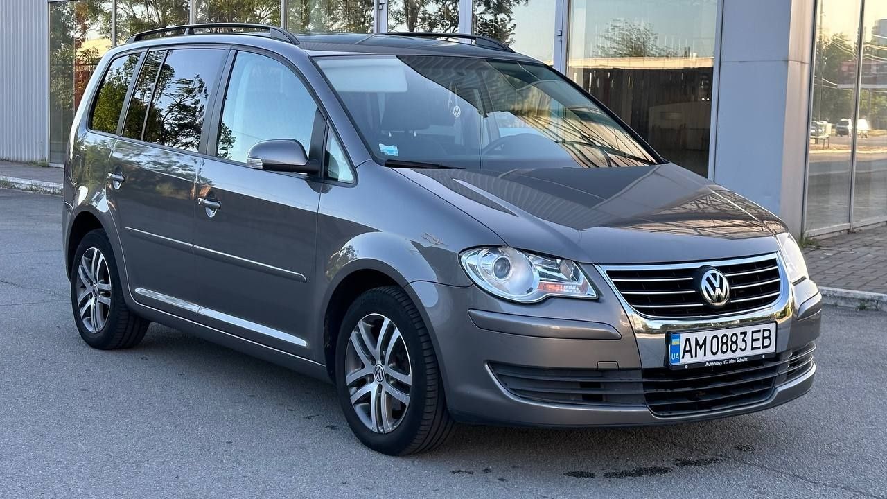 Volkswagen Tauran 2008г 7мест  1.4 турбо