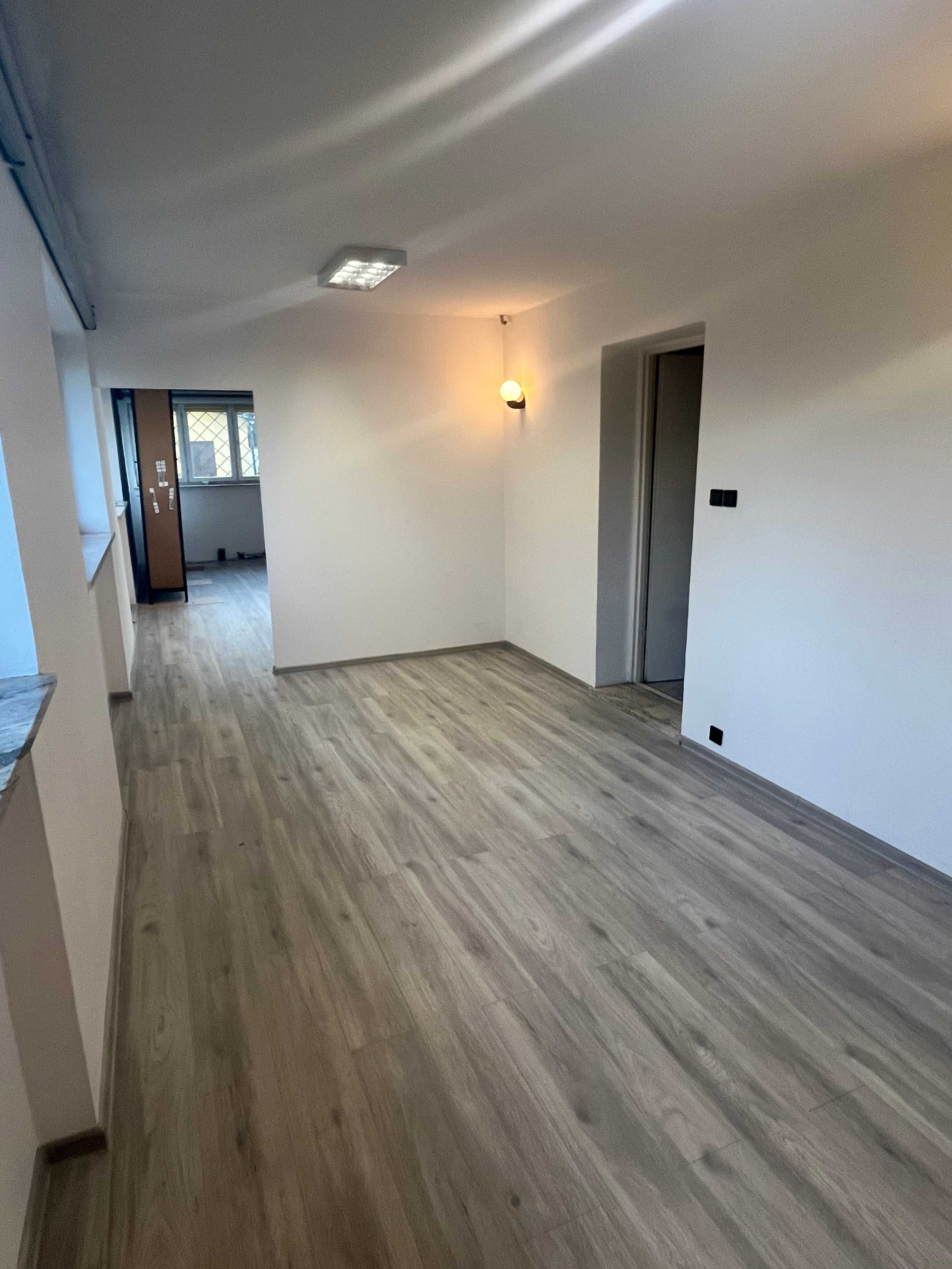 Do  wynajęcia  lokal  42 m2 w  centrum   Kielc.
