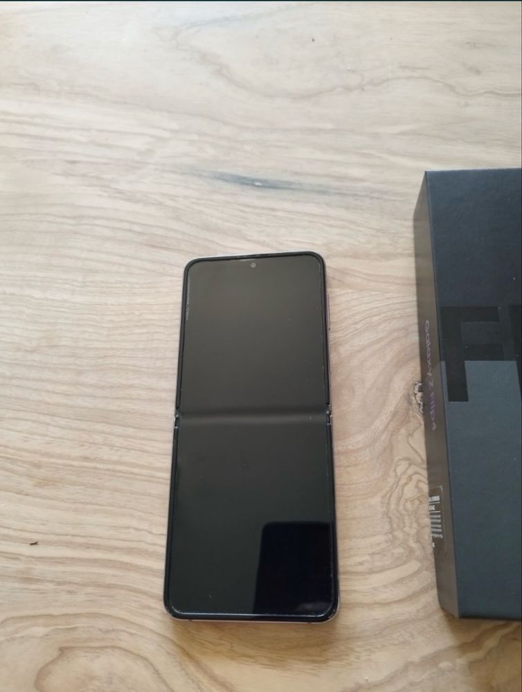 Samsung galaxy flip 4