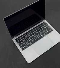 MacBook Pro 13" C/novo, touch bar, 2018 i7 quadcore 16gb 500gb SSD