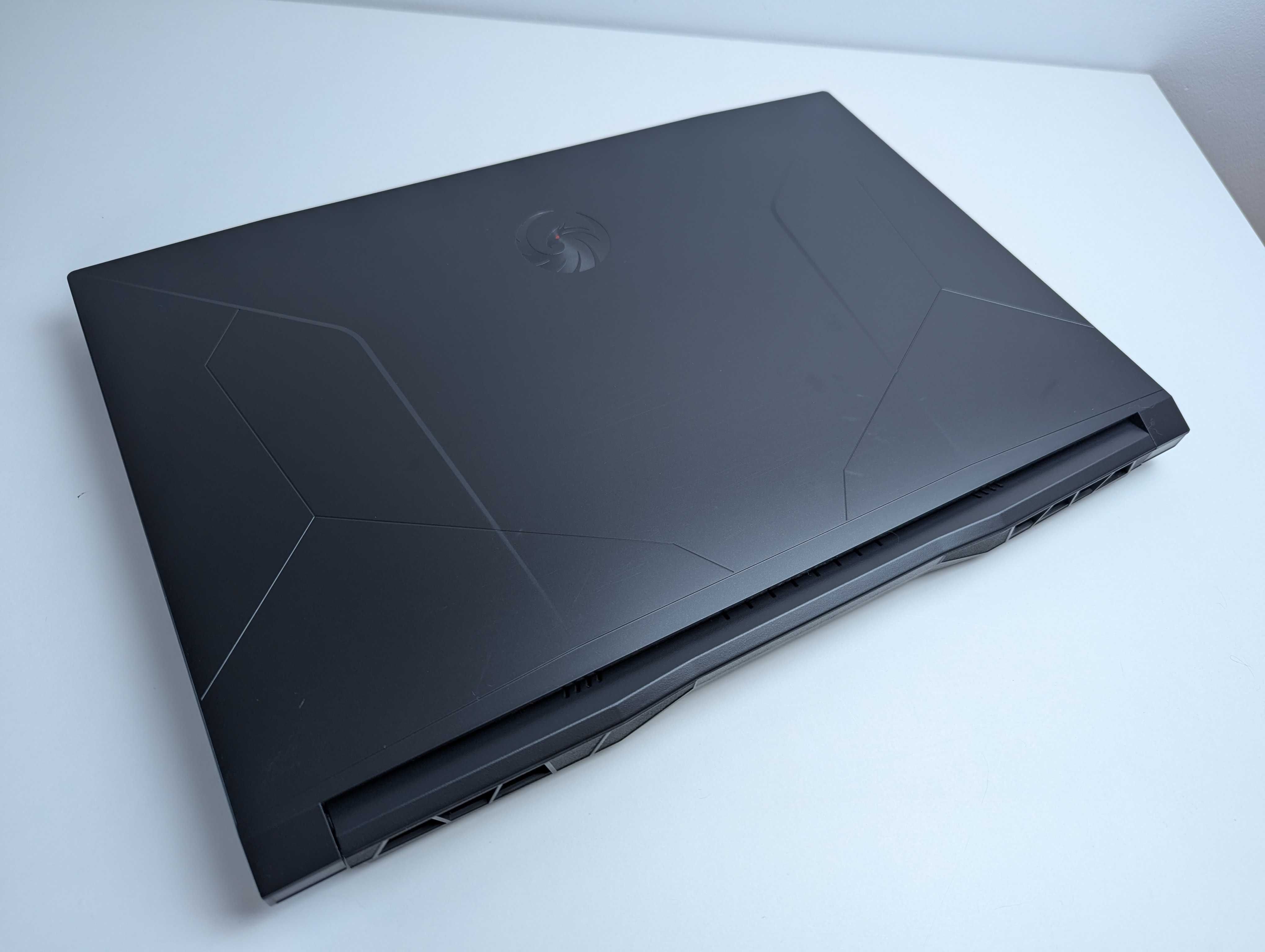 LAPTOP GAMINGOWY MSI Bravo 17" RTX 4050 Ryzen 5 7535H 144hz