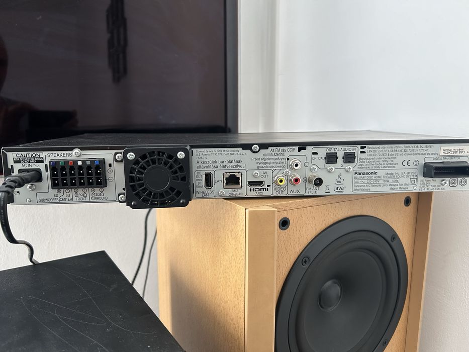 Panasonic Model SA-BT230 блюрей проигрыватель и колонки