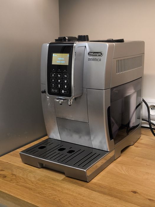 Ekspres do kawy DeLonghi Dinamica