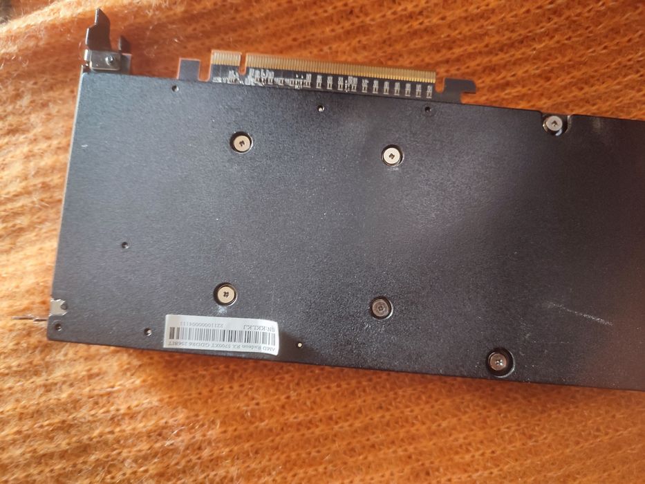 Продам видеокарту Amd  RX5700 XT 8gb лише відправка