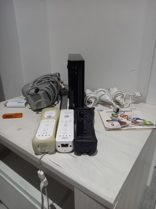 Konsola Nintendo Wii Zestaw HomeBrew 128GB 3 Pady