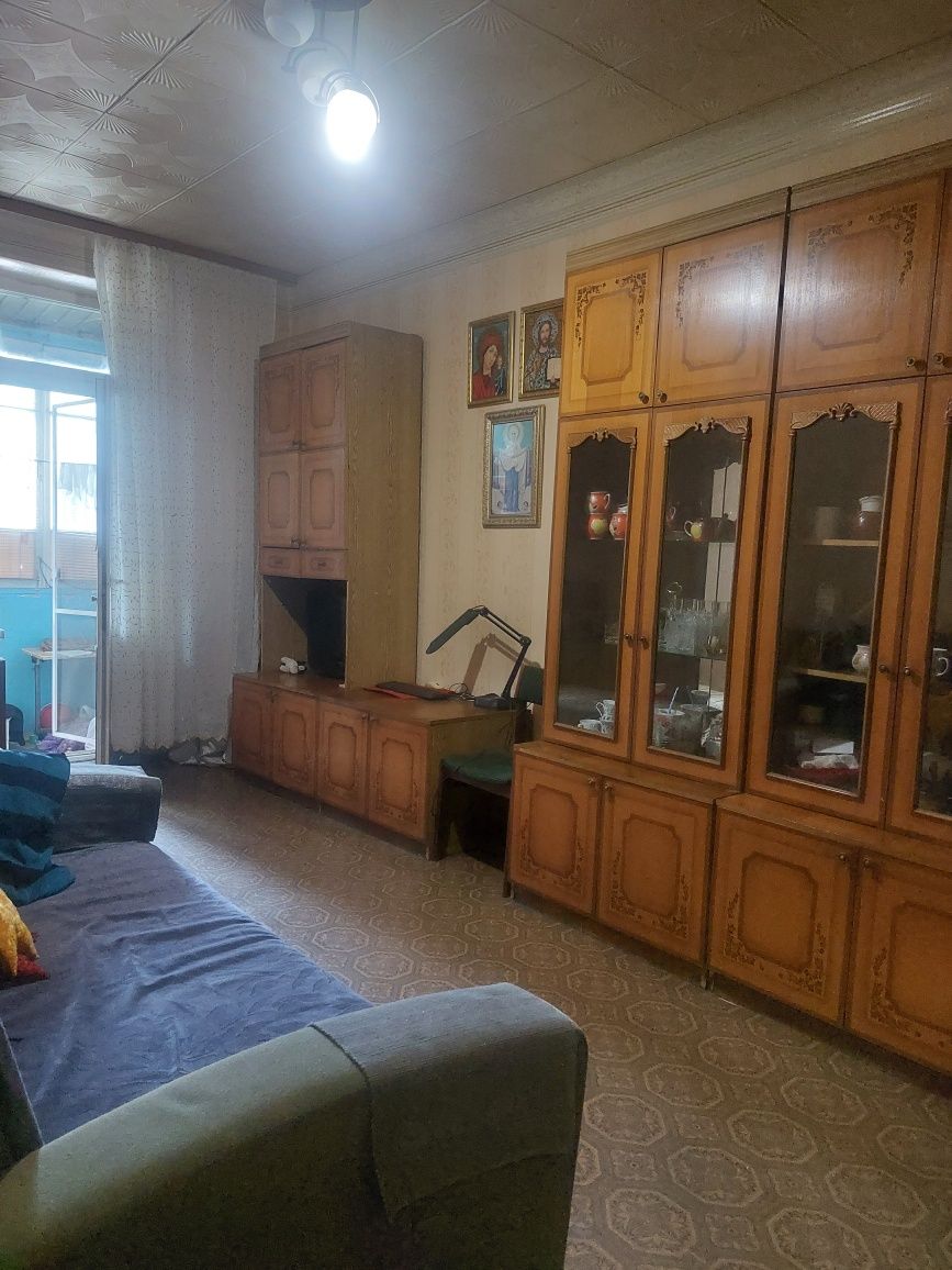 Продам 2-х ком квартиру Правый берег Сталинка