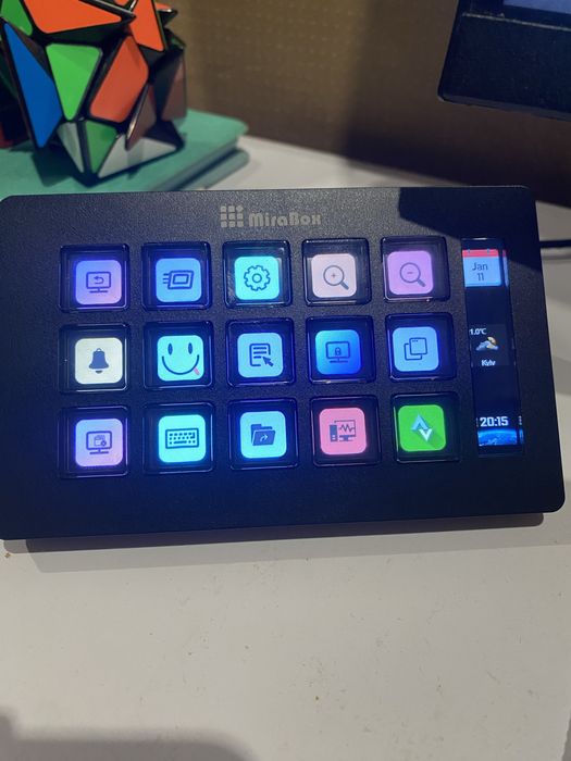 Stream deck на 15 кнопок + інформаційний LED екранчик