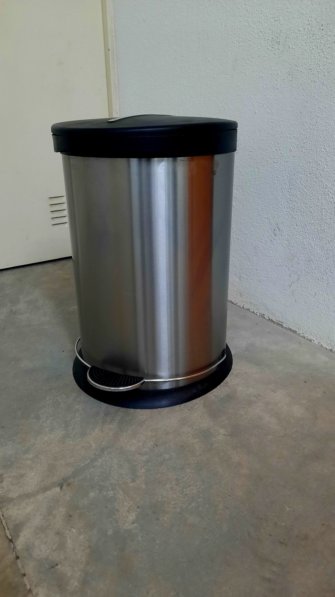 Balde de Lixo com Pedal Aço Inoxidável 20L