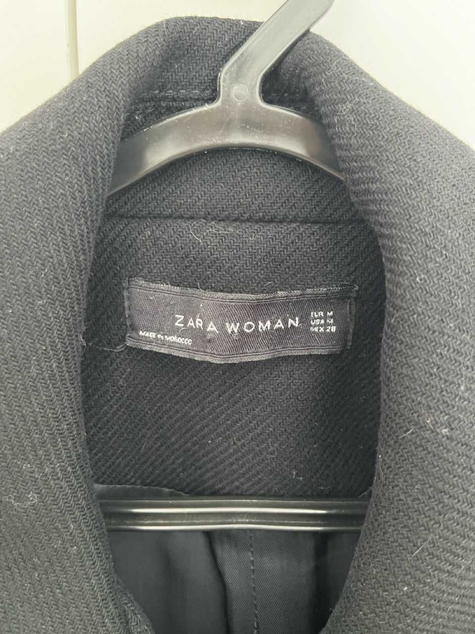 Casaco Zara, botões dourados