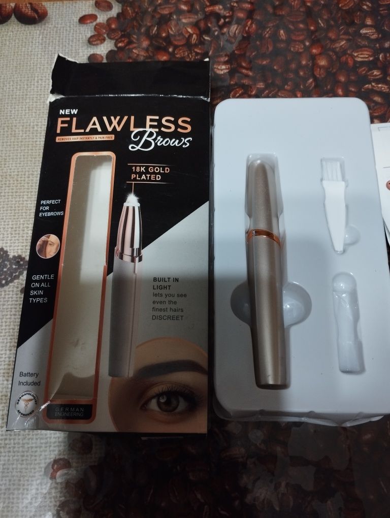 Массажёр для лица Flawless facial roller & massager