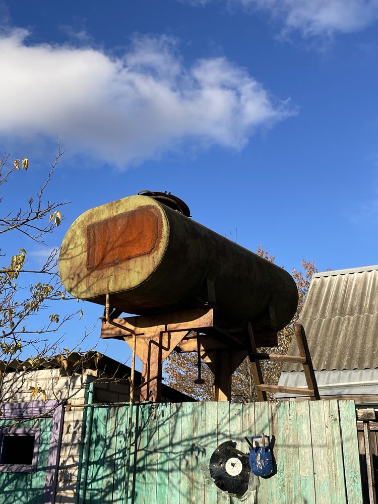 Залізна бочка для літнього душу