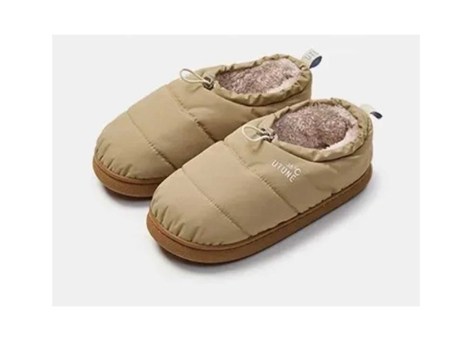 теплые меховые тапочки для туристов