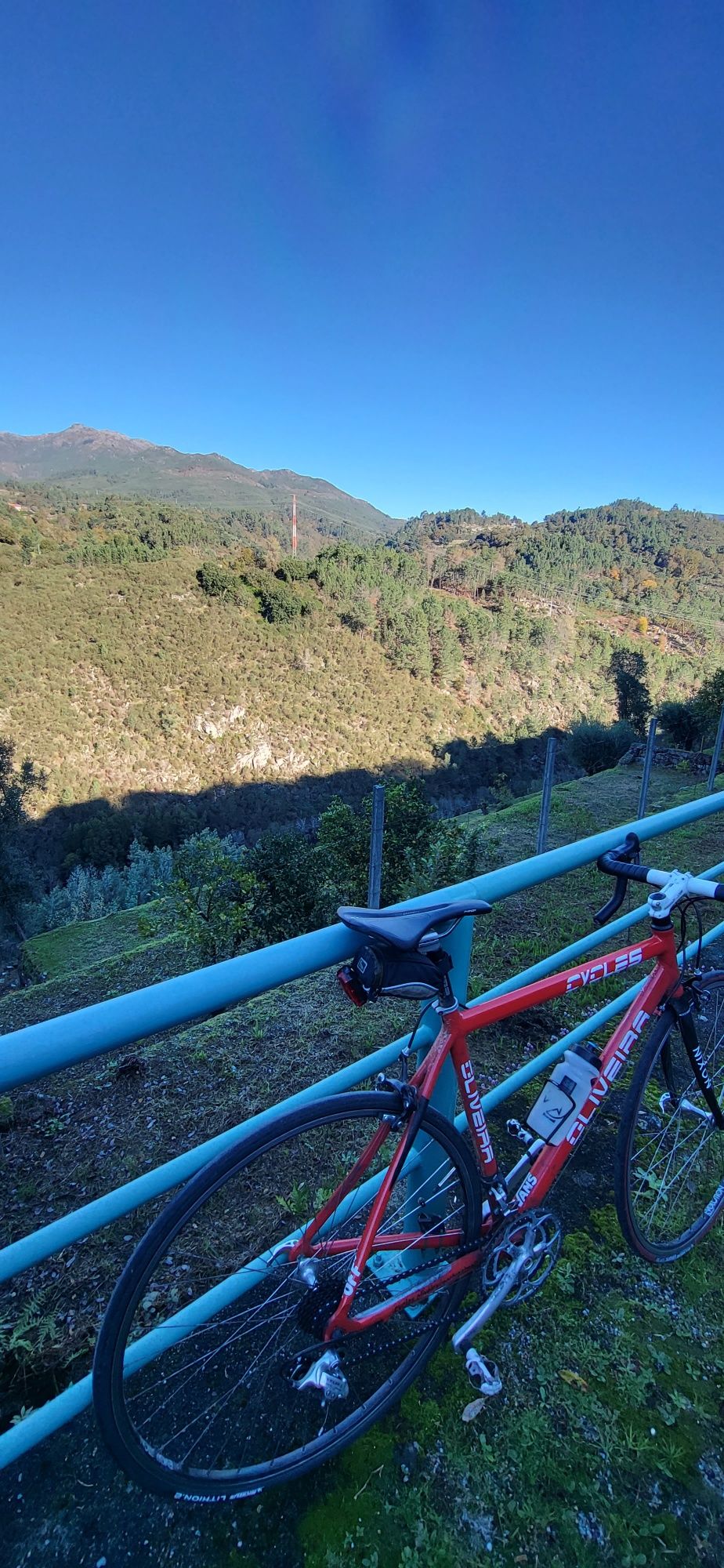 Bicicleta estrada aluminio com forqueta em carbono