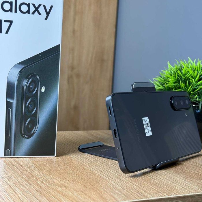 НОВИЙ Мобільний телефон Samsung Galaxy A17 4/128GB Смартфон
