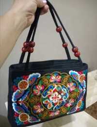 Женская сумка с вышивкой с ручками в стиле бохо