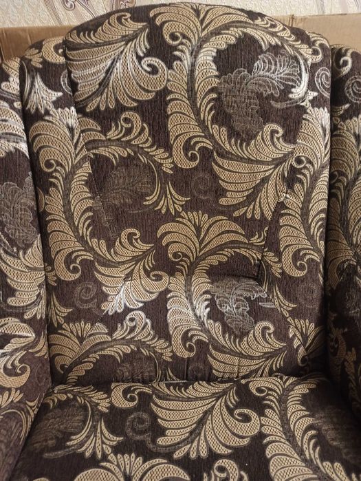 Диван та два крісла