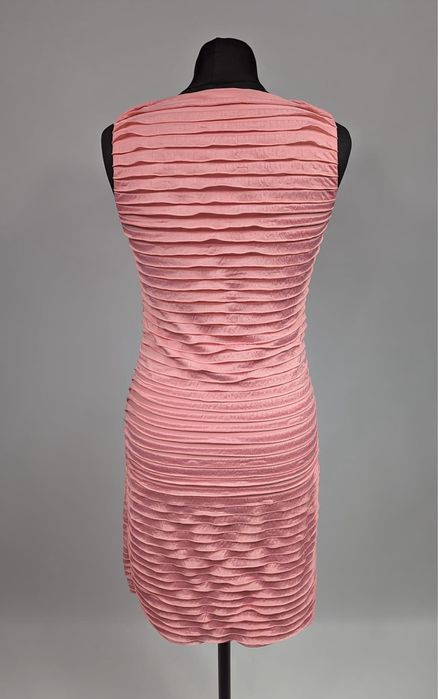 Różowa, dopasowana sukienka na ramiączkach, Top secret , rozmiar 38