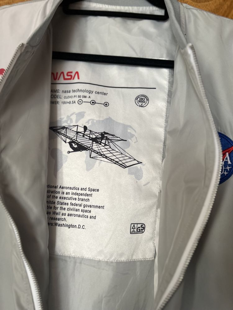 Bomber cinza da NASA