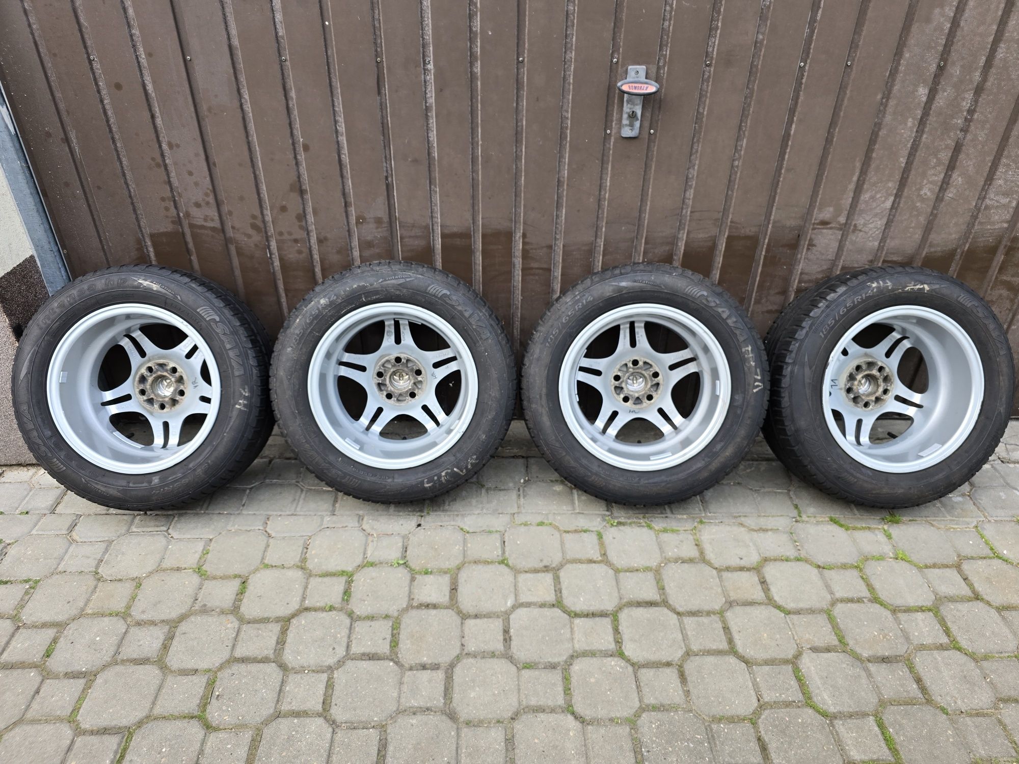 Felgi z oponami 185/65R14 Toyota Carina 5x100 Avensis Celica