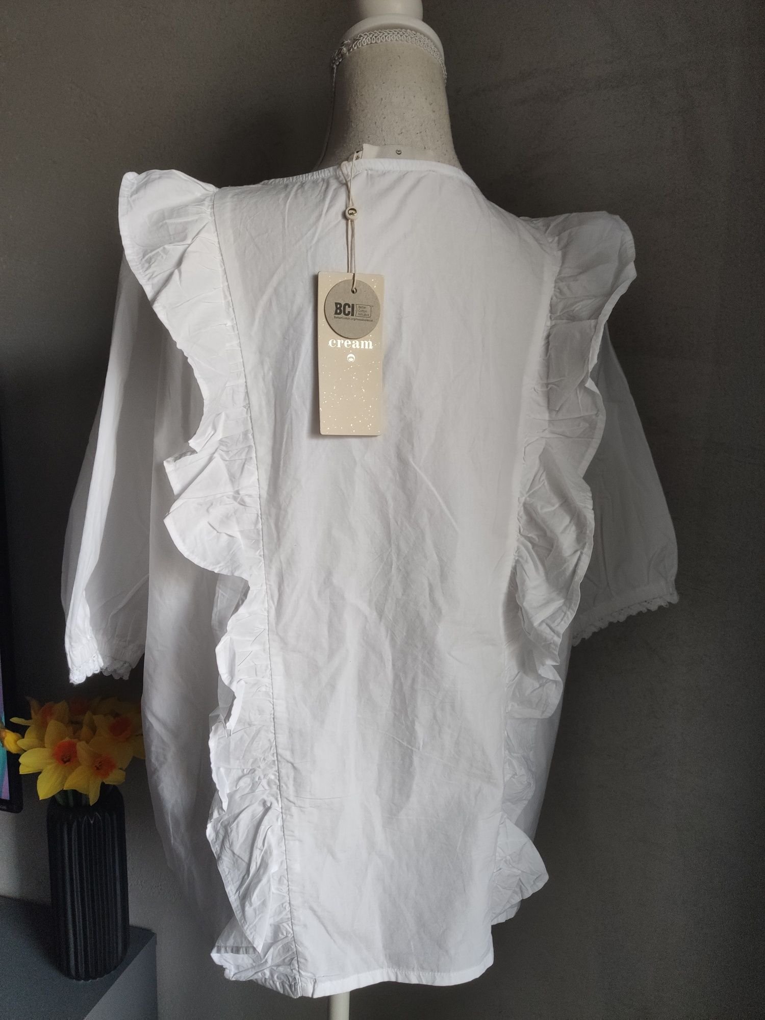 Biała elegancka bluzka XXL 44 z falbanami