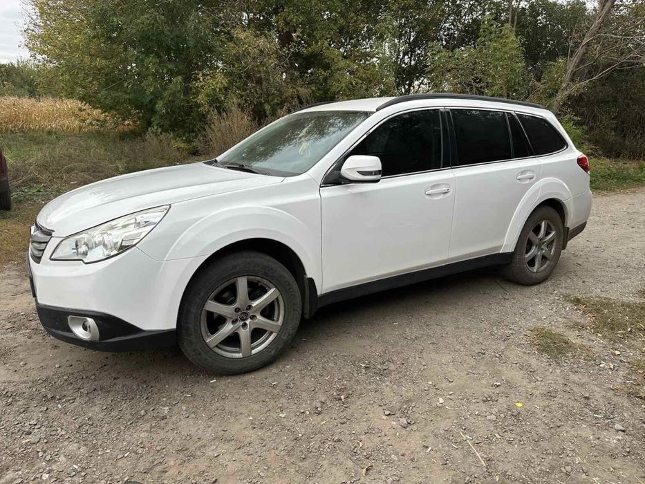 Subaru Outback 2011, 2.5л газ/бенз