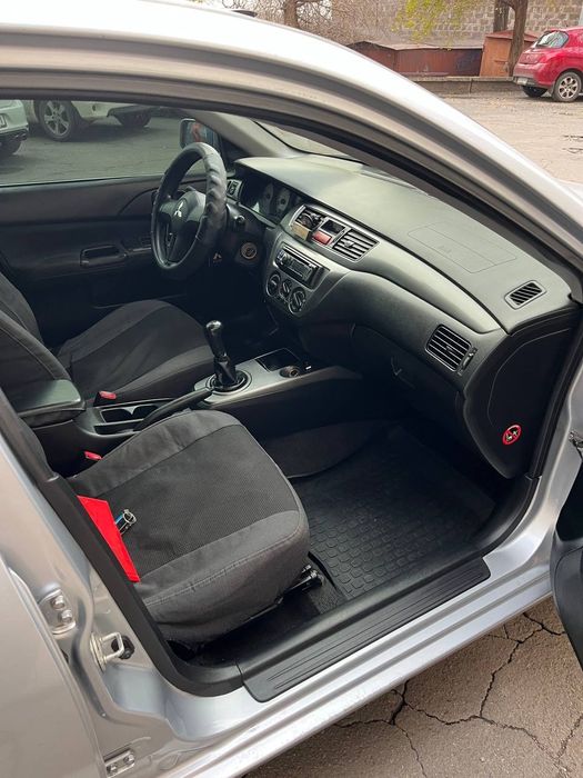 Продам Mitsubishi lancer 9
