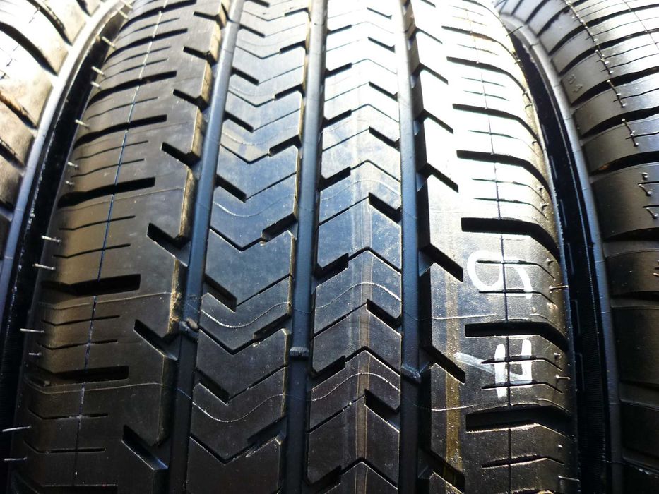 [567] 215/65/16c  106/104T MICHELIN AIGILIS 51  neu