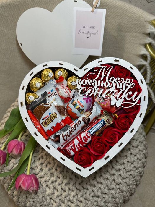 Преміум набір, подарунковий бокс з цукерками для дівчини