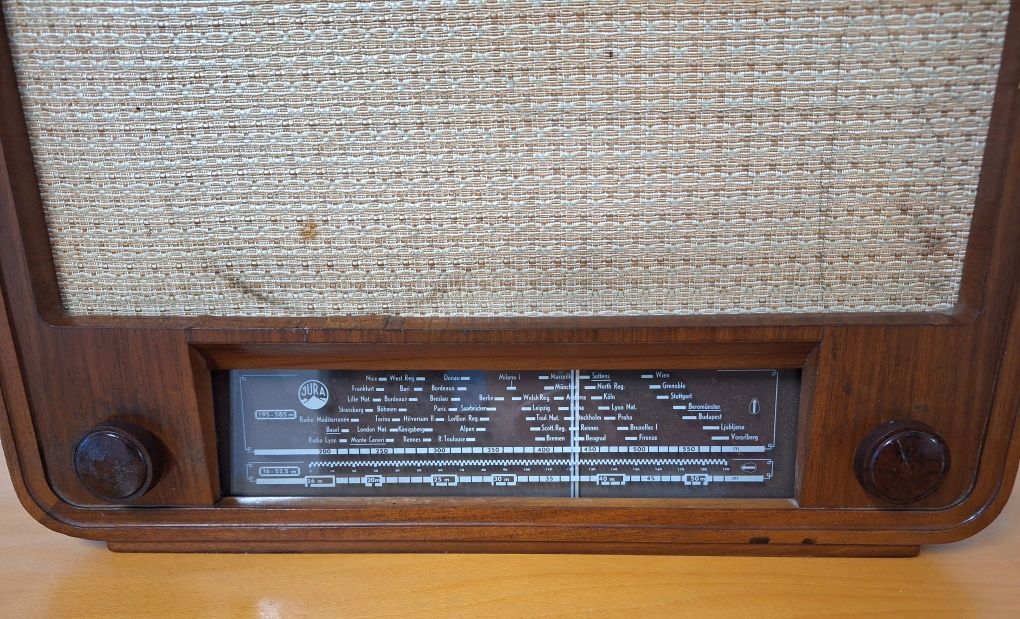 Rádio antigo JURA