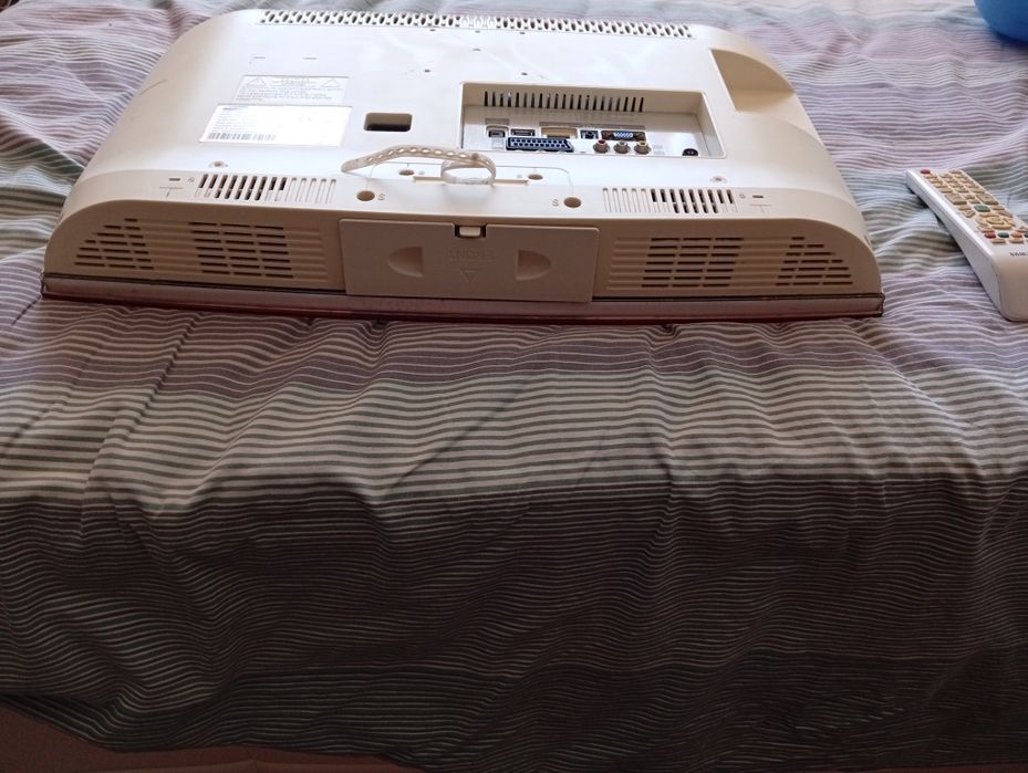 Samsung 55 cm com comando