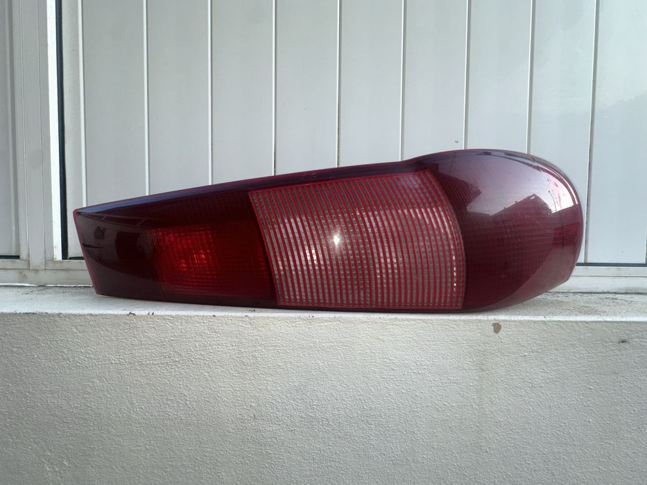 Farol fiat punto