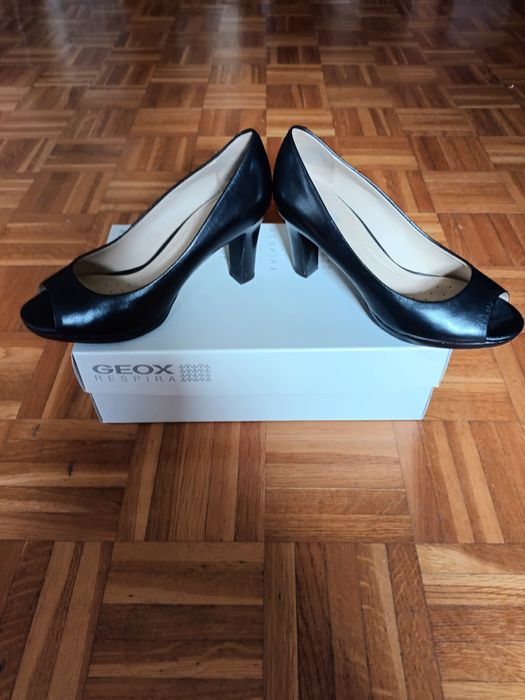 Sapatos de senhora Geox em preto