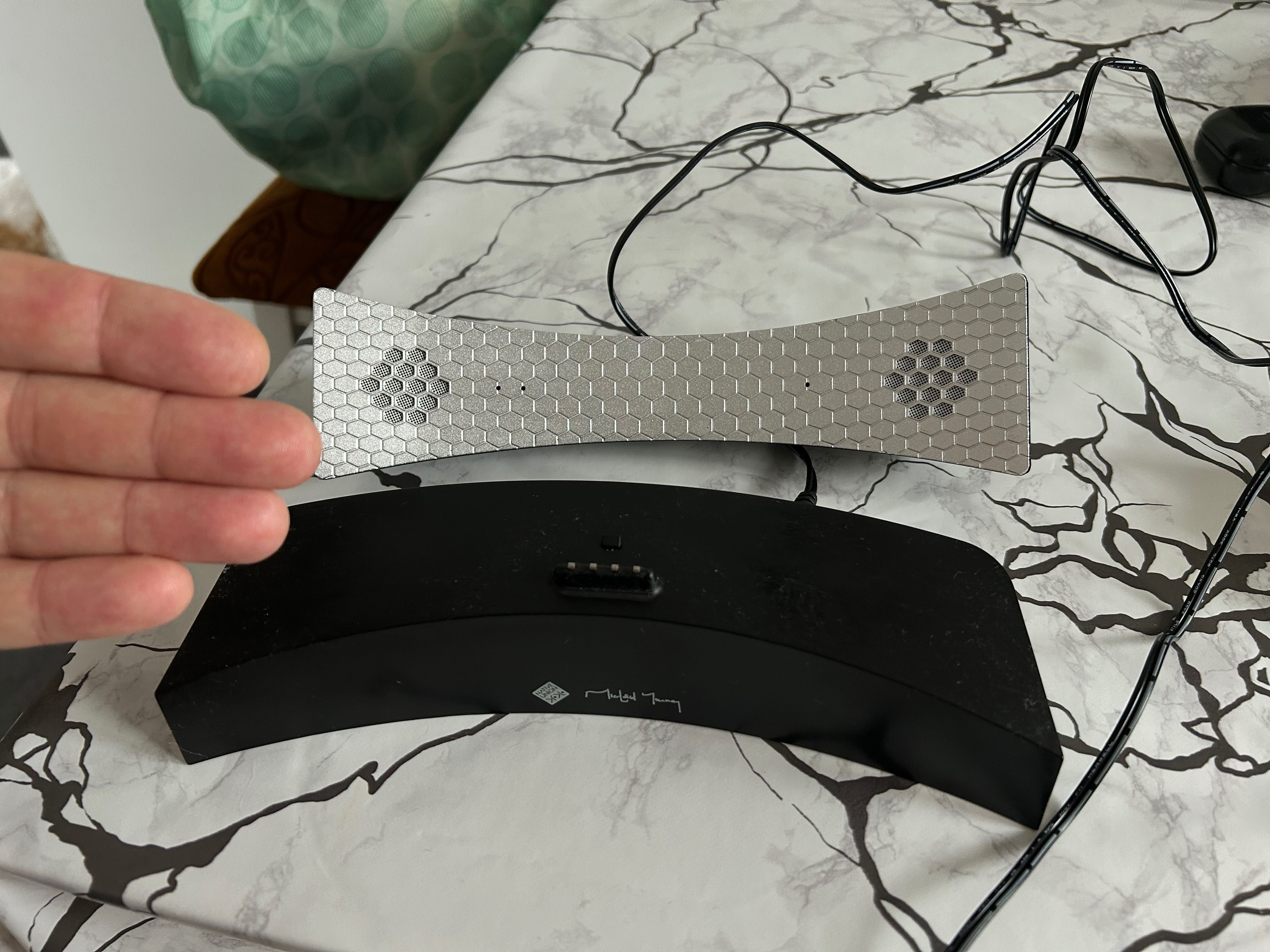 Sluhawka bluetooth Native Union Moshi Moshi 04