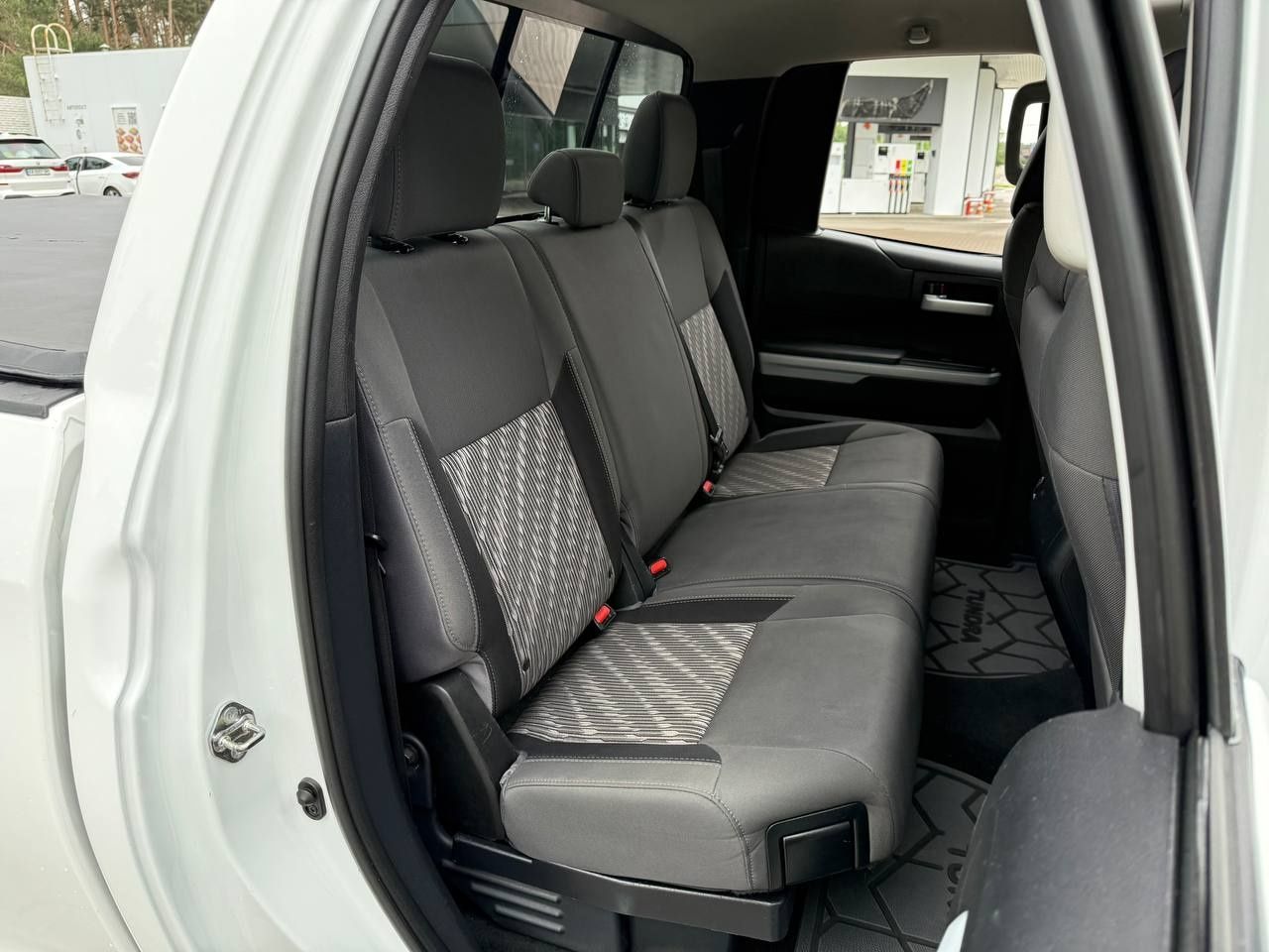 Toyota Tundra 2018 року, 5.7 бензин, автомат, повний привід, 140т.км