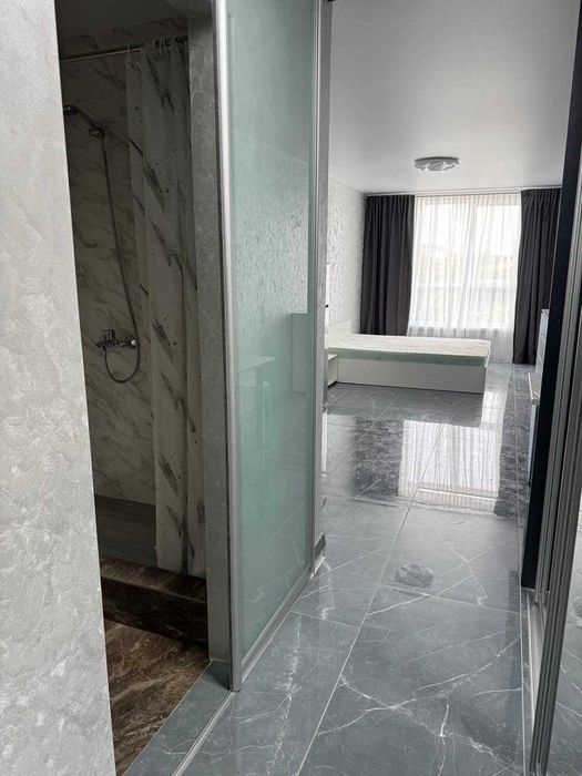 Gg  Продам 1 комн. квартиру - студию в центре города