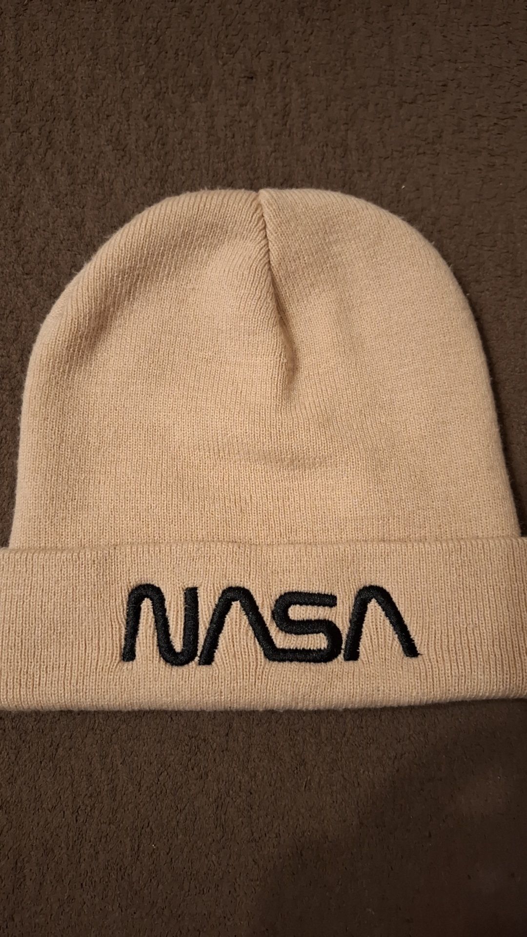 Czapka zimowa z napisem NASA z Sinsay