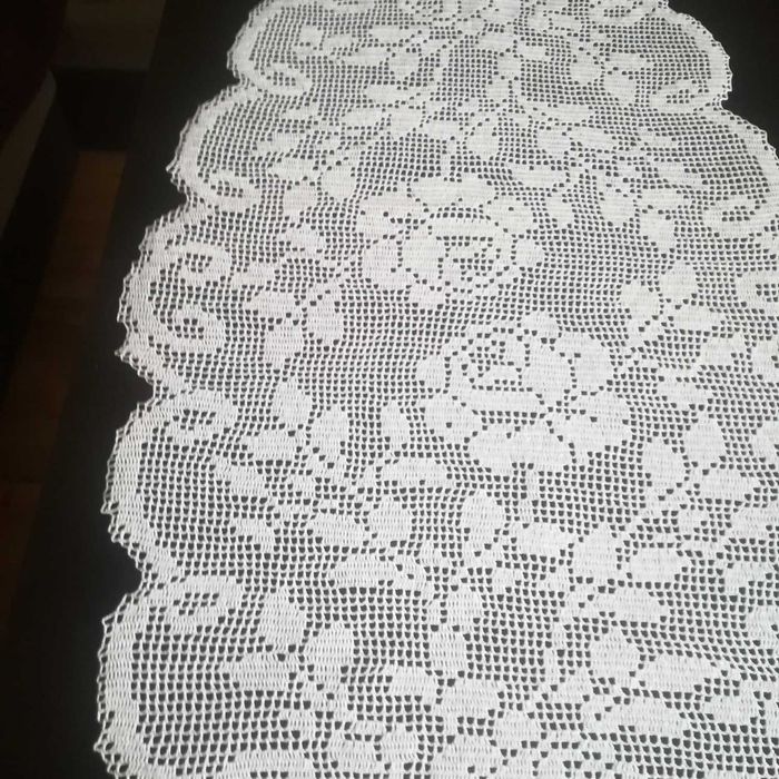 Obrus, serweta, bieżnik ręcznie wykonany na szydełku