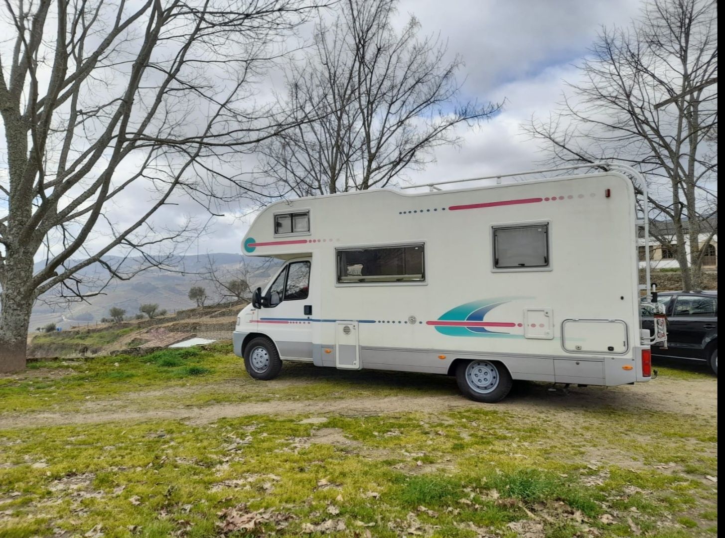 Alugo autocaravana para férias