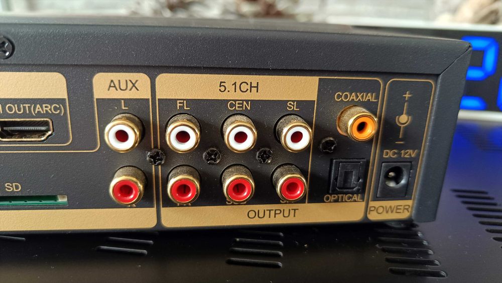 Przetwornik cyfrowo analogowy DAC z możliwością 5.1 DTS 4K BT USB