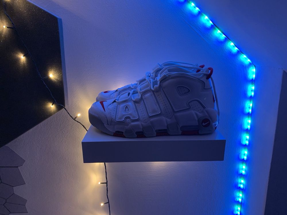 Nike air more uptempo