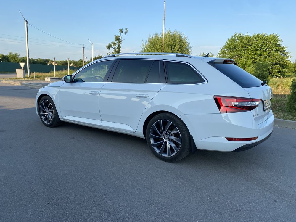 Skoda superb 3  топова комплектація лаурін клемент